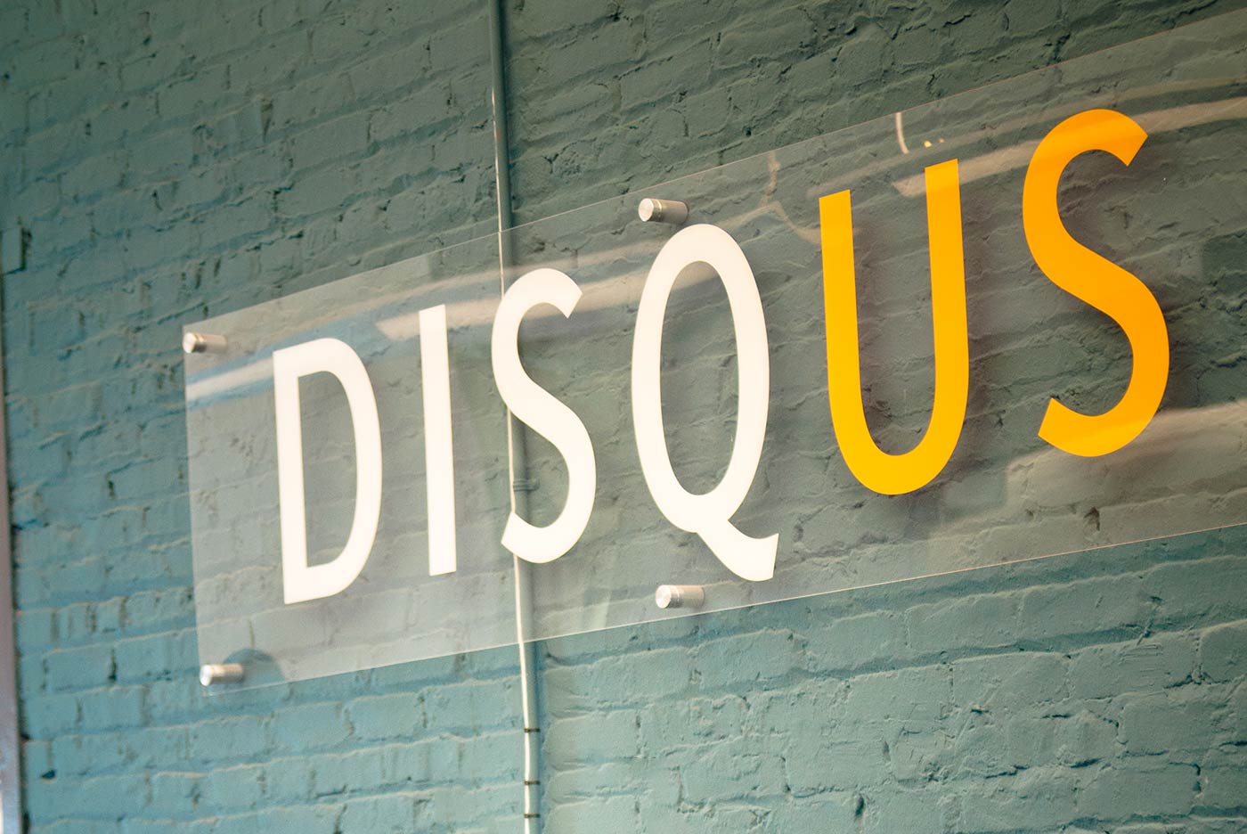 Fix for the Disqus' Facebook Connect caused messy statistics issue